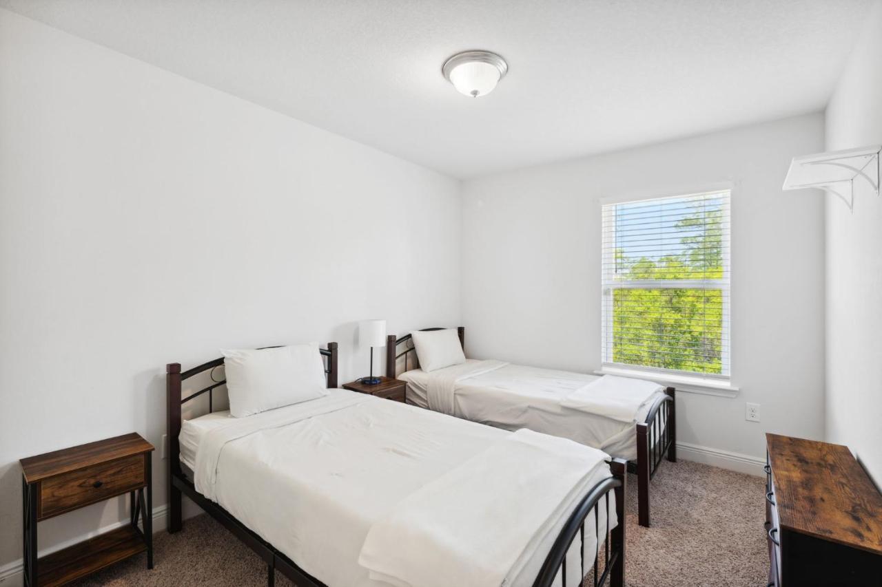 7584 Shadow At Hathaway Townhomes By Nautical Holiday home