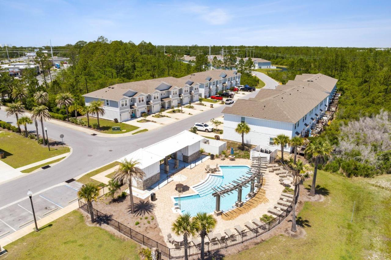 7584 Shadow At Hathaway Townhomes By Nautical Holiday home *